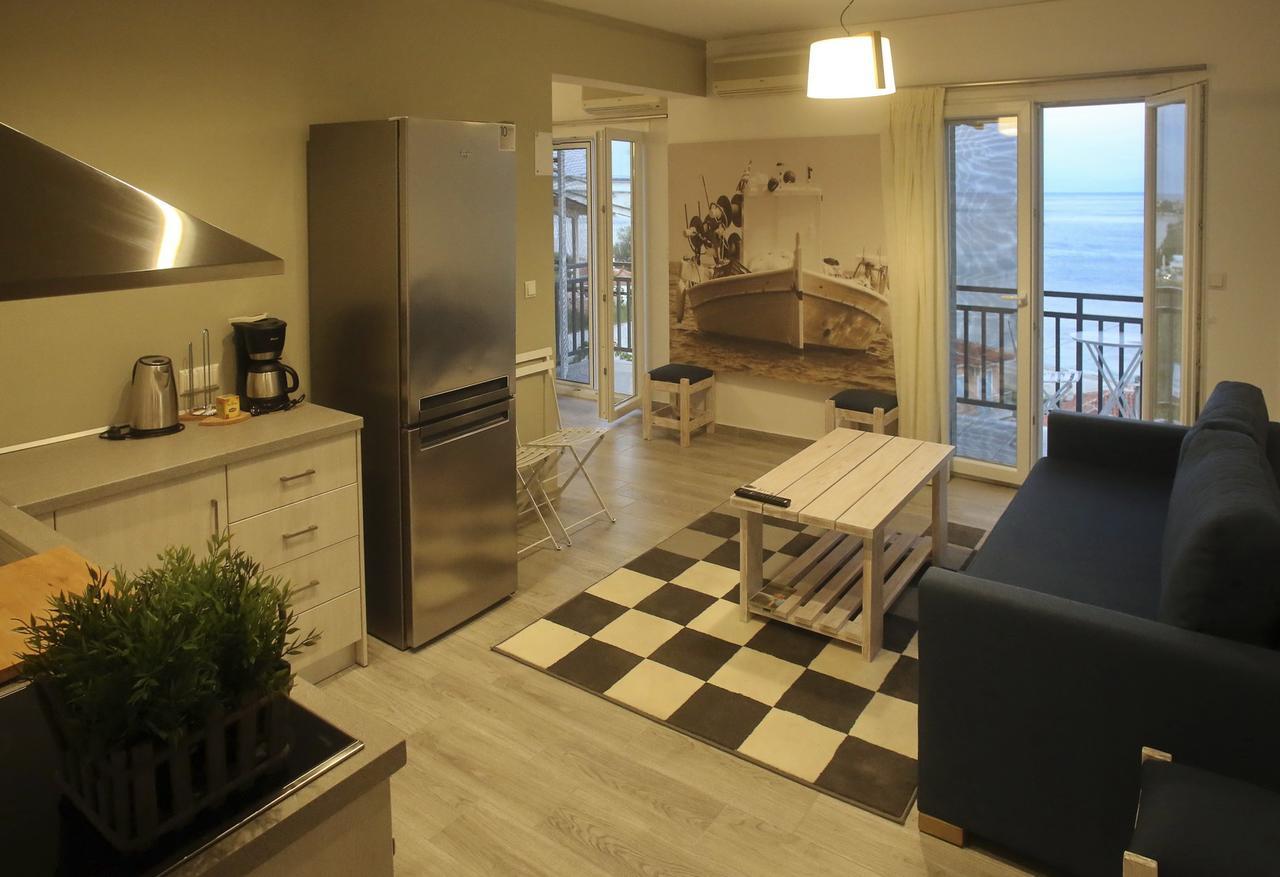 Sappho Plomari Aparthotel ภายนอก รูปภาพ